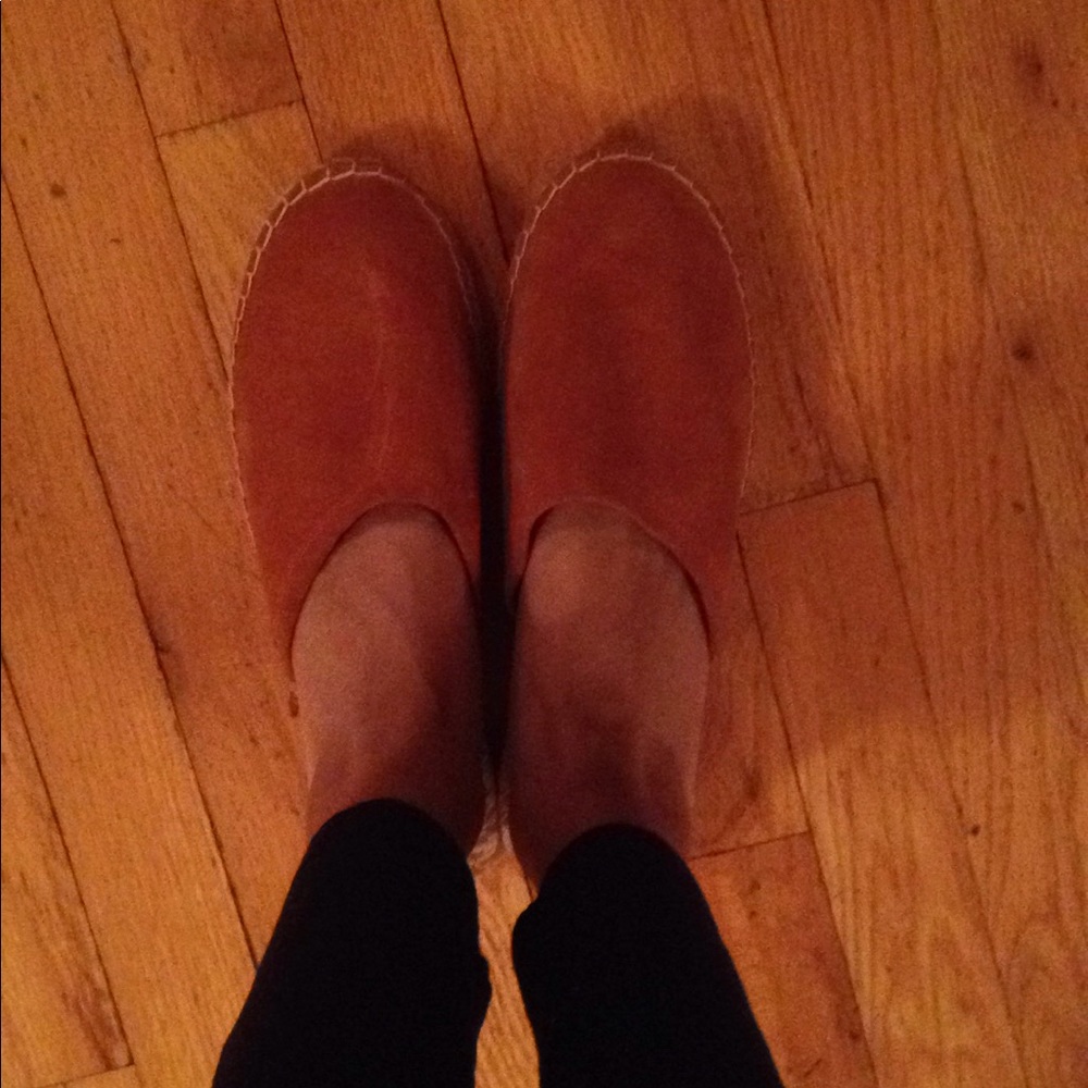 Size 11, from gap ,suede sliders.